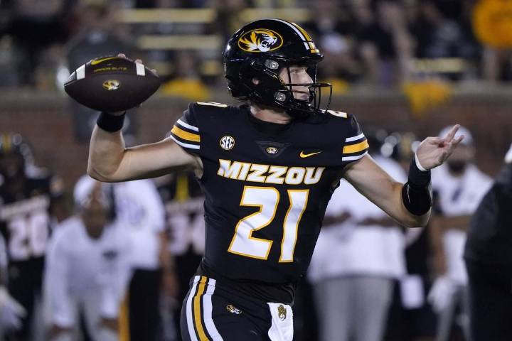Missouri QB Sam Horn out for the season after undergoing surgery for broken leg: Source