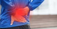 Estos errores simples podrían estar afectando tu dolor de espalda, según la ciencia