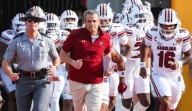 SEC Insider Raises Concerns for South Carolina After Overlooked LaNorris Sellers Week 2 Slump Shane Beamer had a rough start against SC State. This led an SEC analyst to praise a special team player a