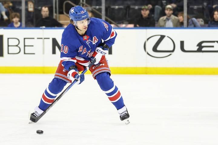 Deadspin | Rangers LW Artemi Panarin focuses on season, not free agency