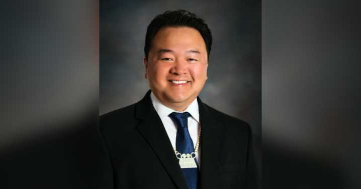 Former Green Bay school board member Kou Lee charged with election fraud