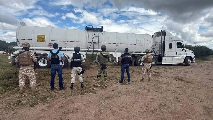 Aseguran 60 mil litros de huachicol en Pedro Escobedo