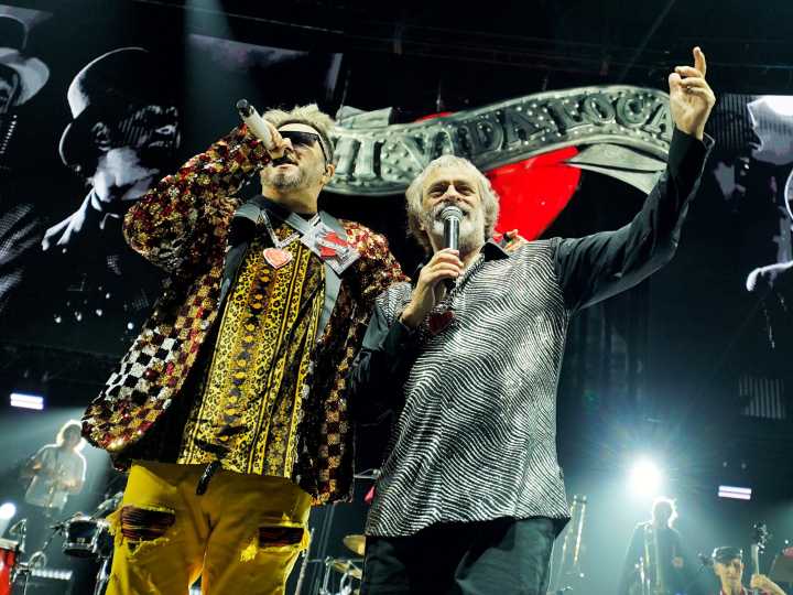 Los Auténticos Decadentes y su (auto) homenaje con invitados, a los 30 años de su famoso disco lleno de hits