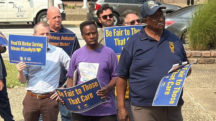Louisville union members urge lawmakers to protect bargaining rights