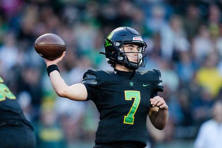 Sloan Baker totals 5 touchdowns as West Linn bests Camas, coach Jon Eagle’s former school