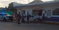 Chofer de ruta Altamira-Guadalupe Victoria choca contra motocicleta estacionada