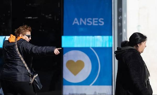 Fechas de pago ANSES: quiénes cobran jubilaciones, pensiones y AUH hoy