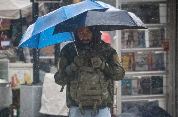 Lluvias desatan caos histórico en la CDMX: Tráfico y transporte detenidos totalmente