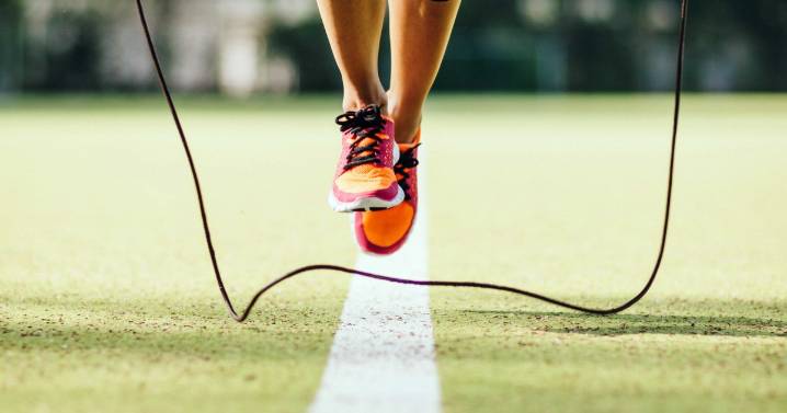 10-Minute Beginner Jump Rope Workout to Burn Calories, Build Muscle