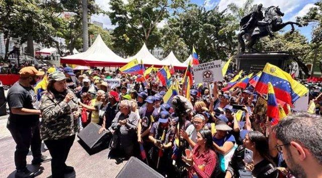 Meléndez abandera a las Escuadras Comunales en defensa de la nación