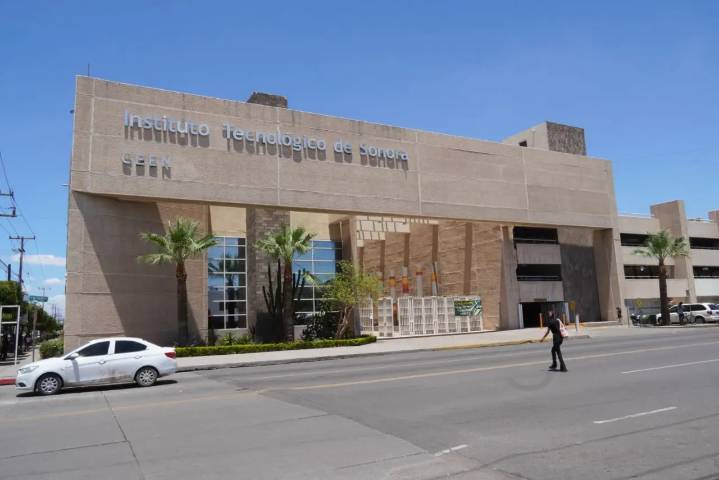 Egresados de Itson se colocan en empresas