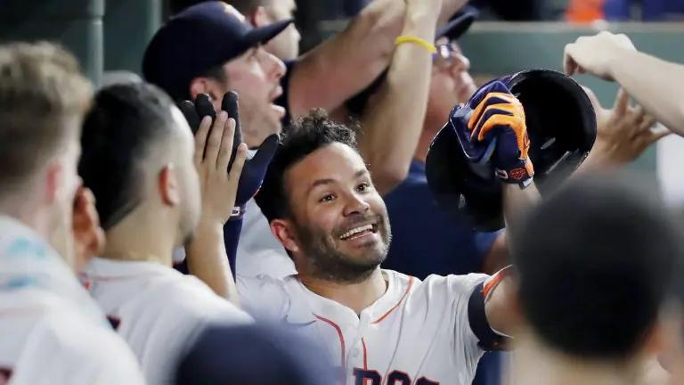 Jonrones de Altuve y Peña devuelven a los Astros al primer lugar del Oeste