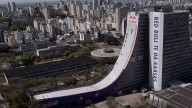 Espectacular récord Guinness de un skater tras descender desde un edificio de 22 plantas
