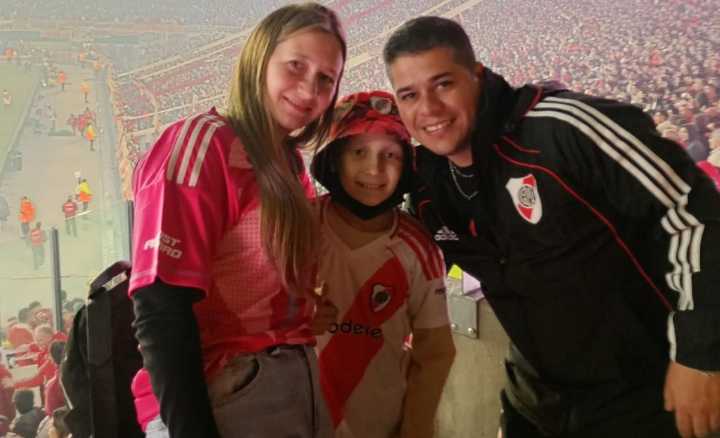 Valentín conoció a los jugadores de River y acompañó a Gallardo