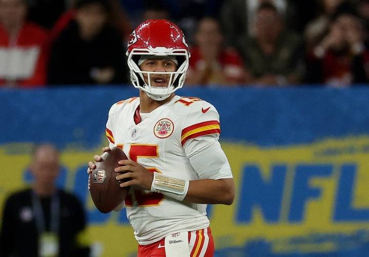 Top-Earning Mahomes Faces Crucial Chiefs Test