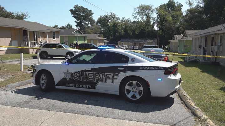 Macon woman warns of potential domestic violence threats after sister found dead, stuffed in trash can