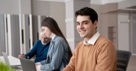 Cómo han transformado el mundo laboral las nuevas generaciones, según experta