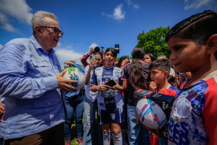 En Mazatlán, Rocha Moya inaugura el primer “Sendero de Paz”