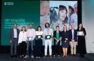 Sendos reportajes de EL PAÍS, reconocidos con un Premio Prisma y un Boehringer Ingelheim