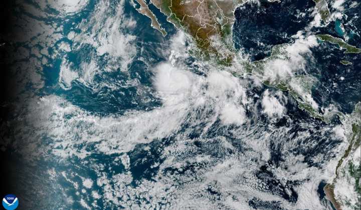La tormenta Narda evoluciona a huracán de categoría 1 en el Pacífico mexicano