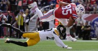 Aaron Rodgers throws 2 TD passes and Steelers force 5 turnovers to beat Patriots 21