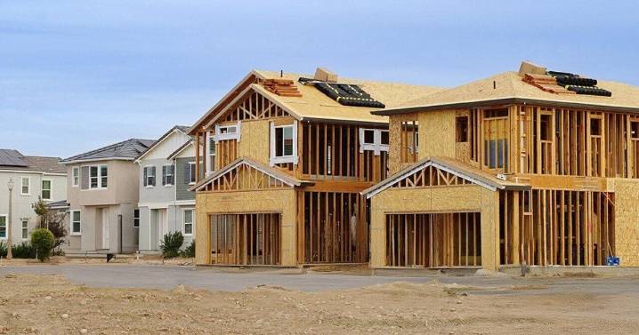 Summer 2025 home permit trends and hotspots