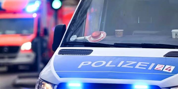 Coche embiste a una multitud en Berlín y deja 14 heridos entre ellos 3 niños