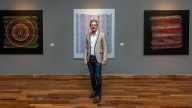 “La piel del color”, la muestra de Cristian Mac Entyre que convierte la geometría en experiencia sensorial