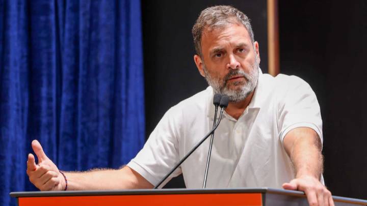 BJP Leader Pintu Mahadev Surrenders In Rahul Gandhi Threat Case