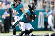 Deadspin | Travis Etienne’s late TD lifts Jaguars past Texans, snaps home skid