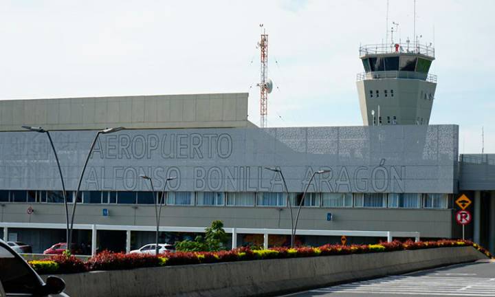 Gobierno asume el aeropuerto Alfonso Bonilla Aragón