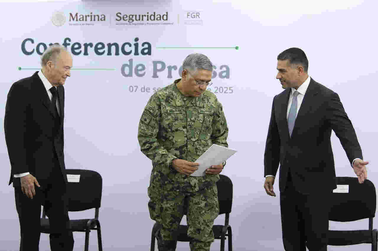 Sheinbaum asesta el mayor golpe a la corrupción con la detención de 14 funcionarios, entre ellos 6 marinos