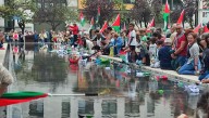 Centenares de personas se concentran en Santander en apoyo a la flotilla