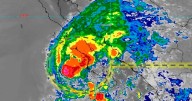 Huracán ‘Lorena’ se degrada a tormenta tropical; descargará lluvias torrenciales en Baja California Sur