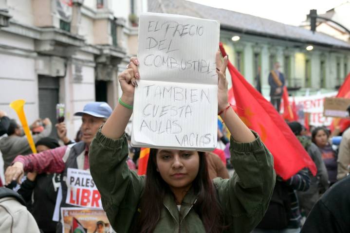 Indígenas de Ecuador llaman a un paro indefinido por el fin del subsidio al diésel