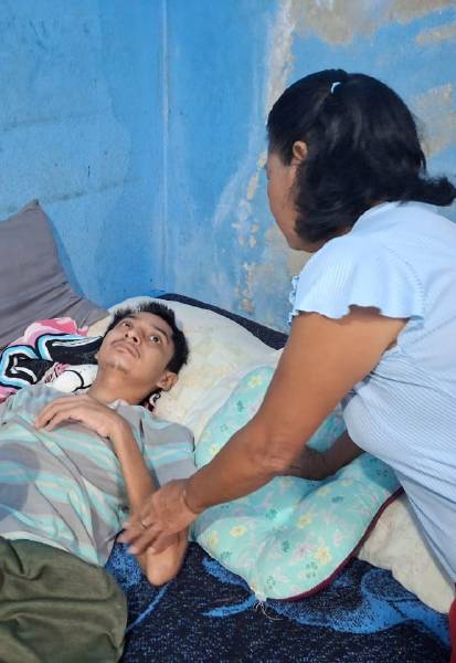 Joven de Tizimín busca ayuda: un golpe en la cabeza le cambió la vida y lo postró en una cama