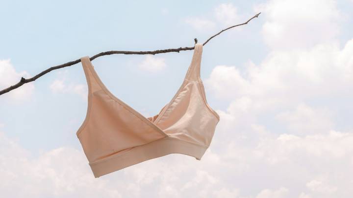 Lo estás haciendo mal: no sabes la talla correcta de sujetador