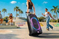 Samsung trae a México su bocina que parece una maleta, tiene ruedas y quiere ser la protagonista de cualquier reunión