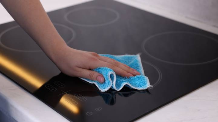 Bring Life Back To Your Grimy Induction Cooktop With Two Common Kitchen Staples