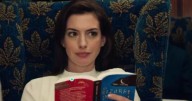 Qué leer: 6 libros atrapantes recomendados por Anne Hathaway, incluida la novela que inspiró "El diablo viste a la moda"
