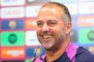 La UEFA suspende la sanción a Flick, que podrá dirigir al Barcelona ante el Newcastle
