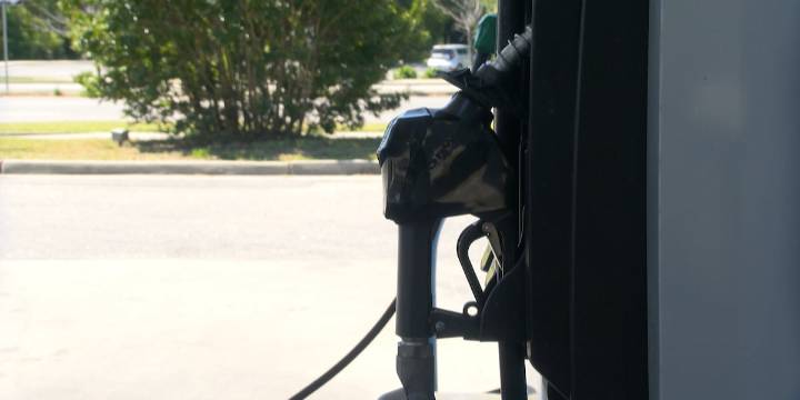 Price of gas in Roanoke down 7.4 cents per gallon in the last week; averaging $2.87