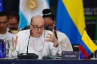 Procuraduría confirma destitución e inhabilidad de Álvaro Leyva por caso pasaportes