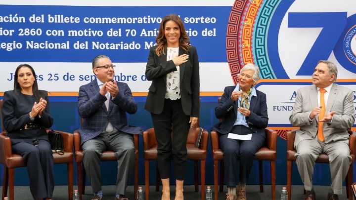 Con billete de Lotería Nacional se reconocen 70 años del Colegio Nacional del Notariado Mexicano