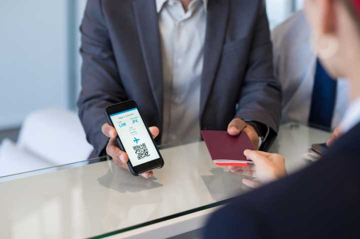 Gate Agent Moves Passenger So Family Can Sit Together, But There's a Problem