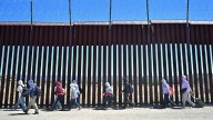 ICE busca entrevistar a padres de niños migrantes no acompañados