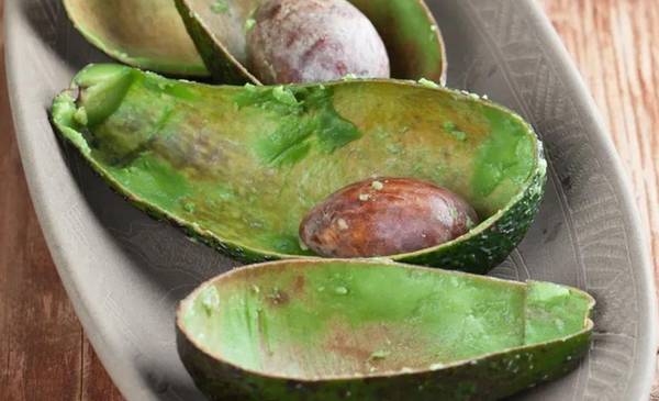 No tires la cáscara de la palta: por qué licuarla con vinagre