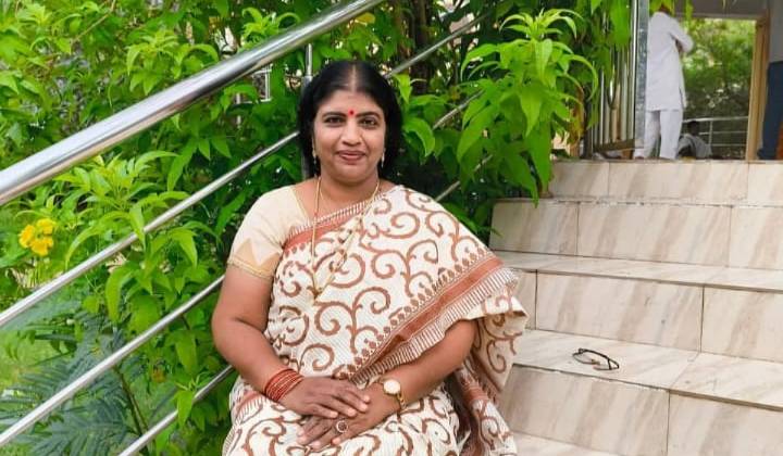 Telangana: DSP Nalini who resigned for statehood movement asks govt to clear her dues