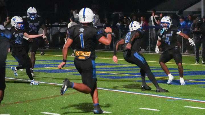 Middletown shocks Smyrna with touchdown on blocked kick as time expires