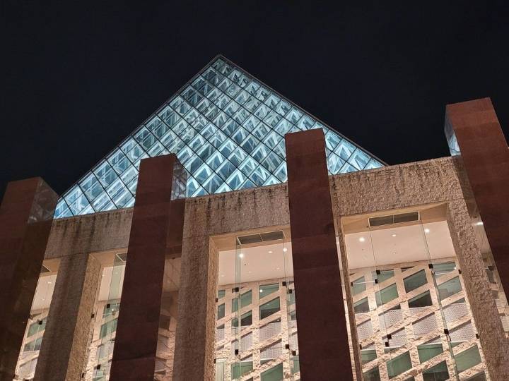 Letters: May as well sell Edmonton City Hall